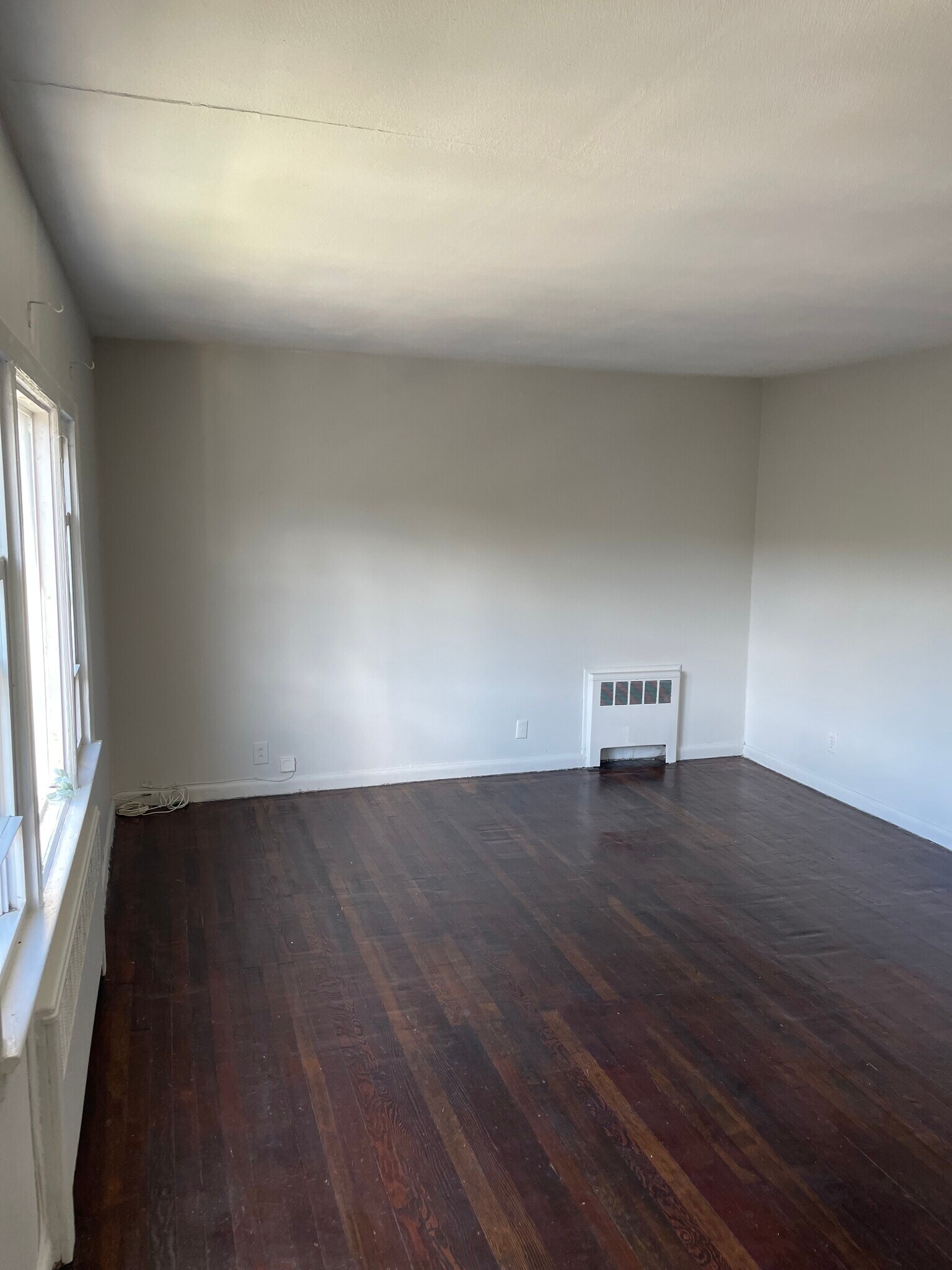 Building Photo - 112 Burhans Ave