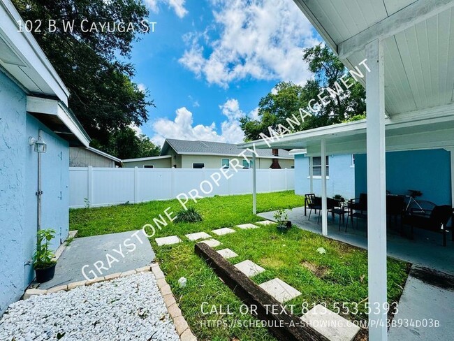 Building Photo - "Bright & Airy 1 Bed/1 Bath Studio Near Do...