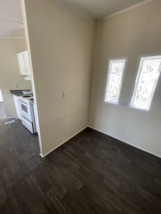 Building Photo - 251 New Cassel Dr