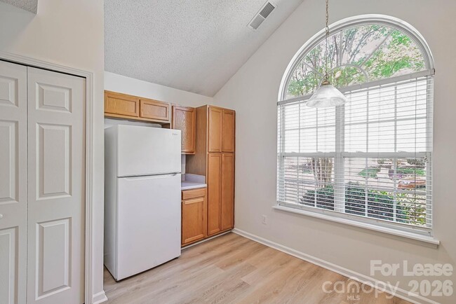 Building Photo - 10630 Sleigh Bell Ln