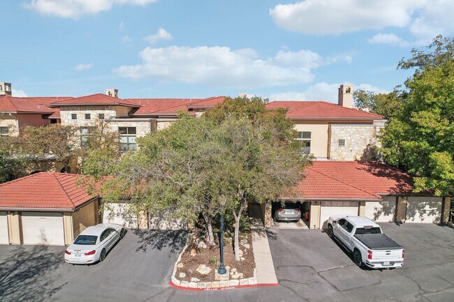 Building Photo - Luxury Riverfront Condo Near Georgetown Square | 2 Bed / 2 Bath with Balcony