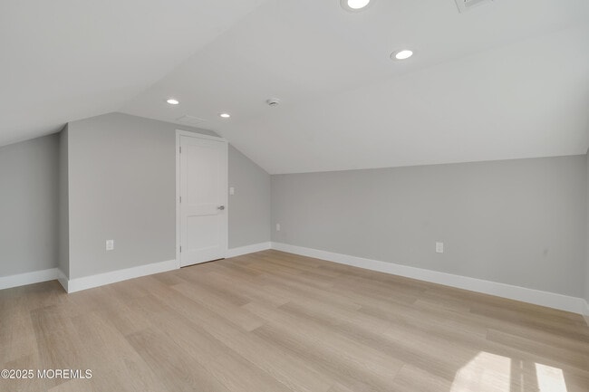 Building Photo - 720 8th St