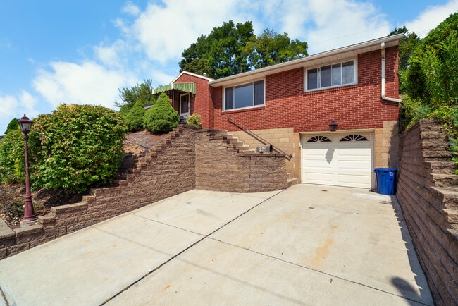 Building Photo - 235 McKinley St