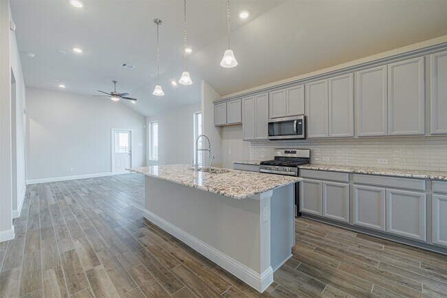 Building Photo - 12611 White Pelican Ct