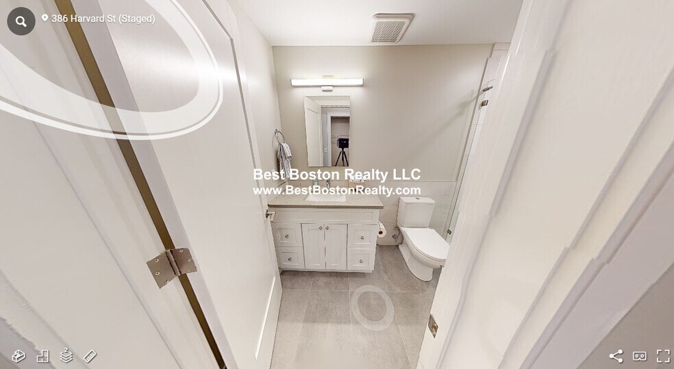 Building Photo - 386 Harvard St