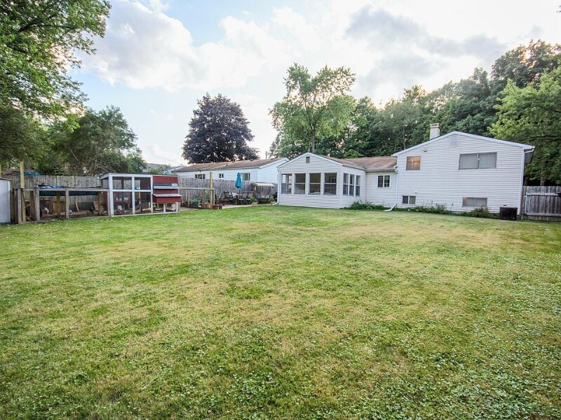 Building Photo - 5627 S Sprinkle Rd