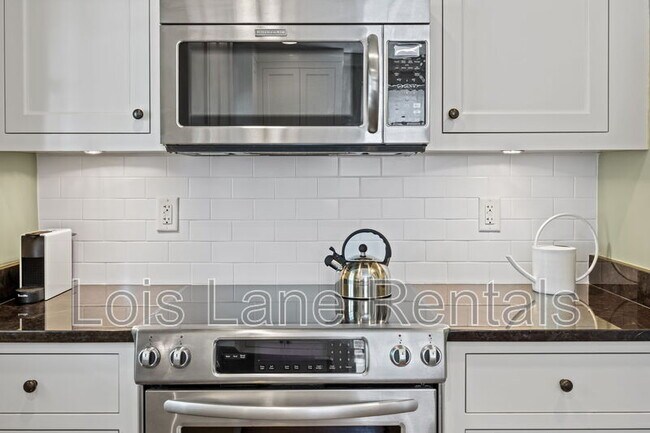 Building Photo - 55 Gadsden St