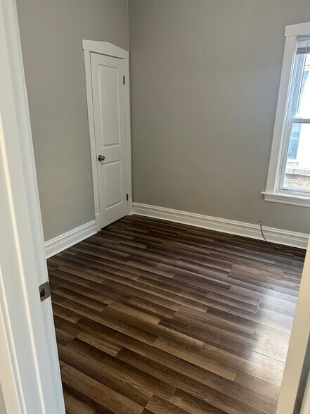 Building Photo - 2536 N Austin Ave