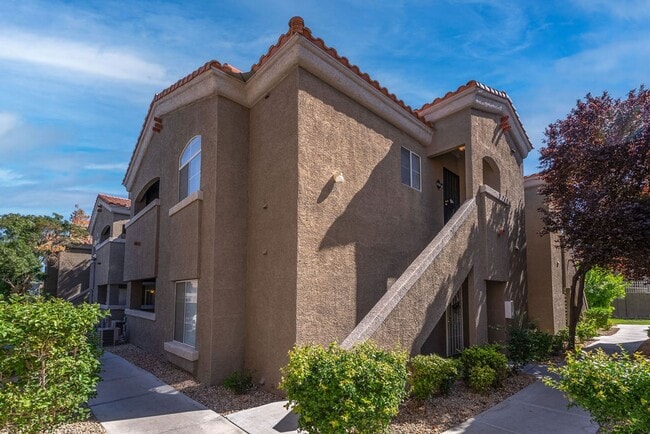 Building Photo - 5525 W Flamingo Rd