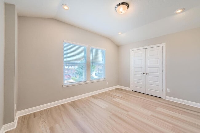 Building Photo - 1609 Arial Dr