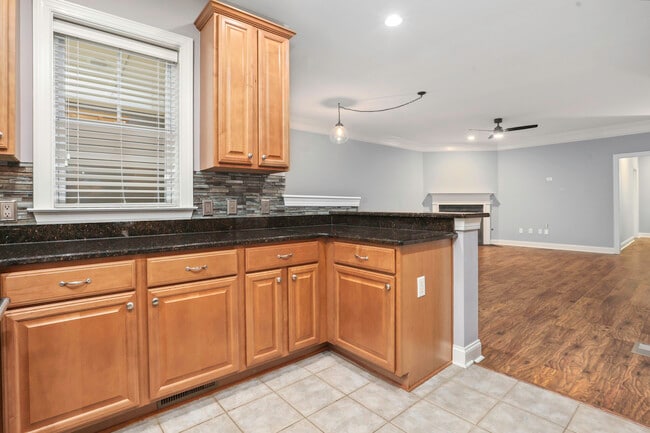 Building Photo - 1201 Dingle Rd