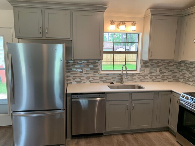 Building Photo - Nice 4 Bedroom 2 Bath House for Rent!