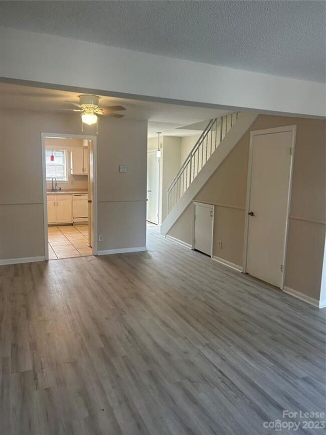 Building Photo - New Rental in East Charlotte!