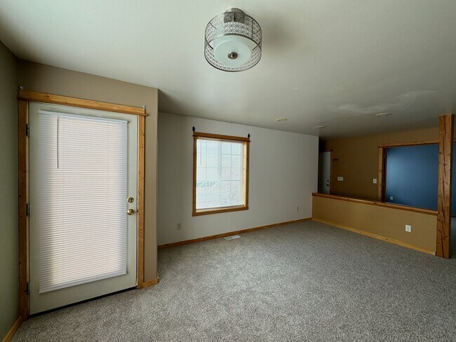 Building Photo - 211 Michael Grove Ave