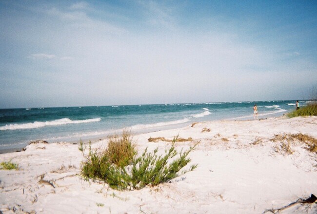 Building Photo - 2772 Woodgate Ln