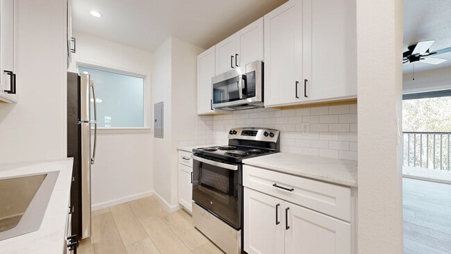 Building Photo - 401 Ignacio Blvd