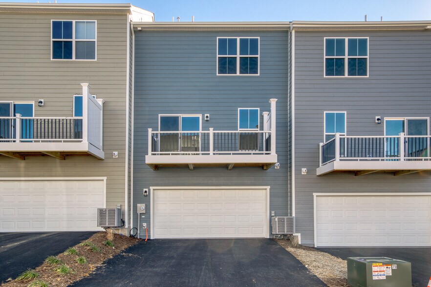 Building Photo - 3026 Deptford St