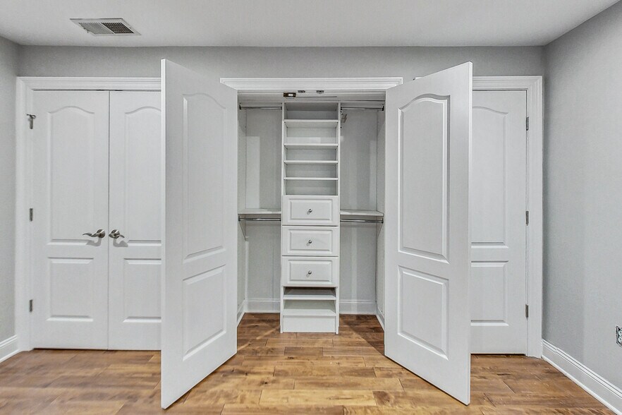 Building Photo - 1429 Clifton St NW