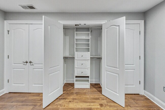 Building Photo - 1429 Clifton St NW