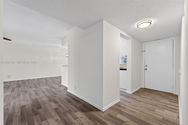 Building Photo - 3100 Riverside Dr