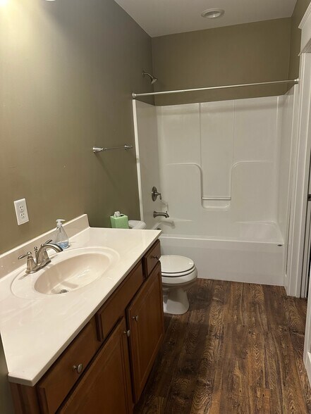 Building Photo - 112 Plum Aly