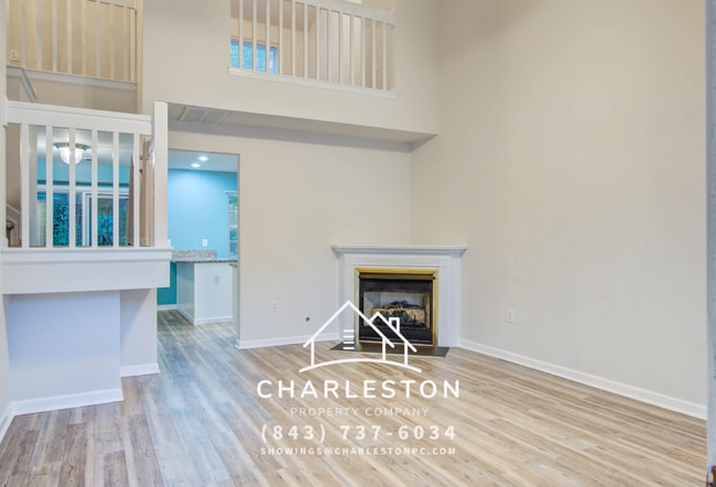 Building Photo - 500 Tree Branch Cir