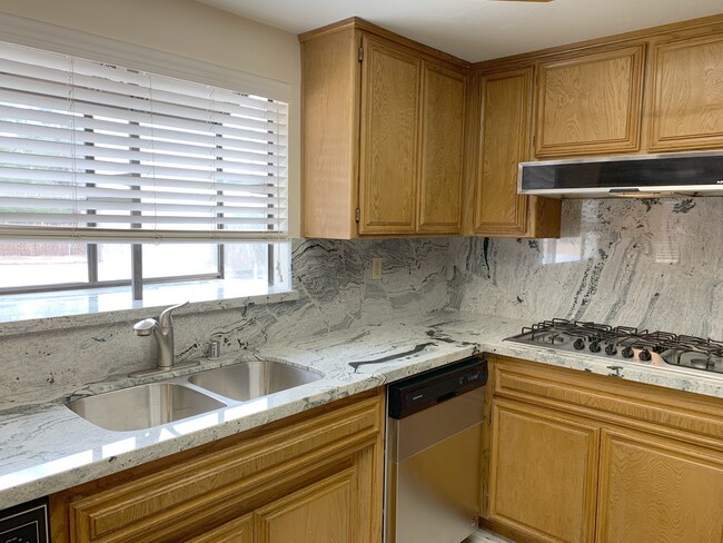 Building Photo - 14957 Mandan Rd