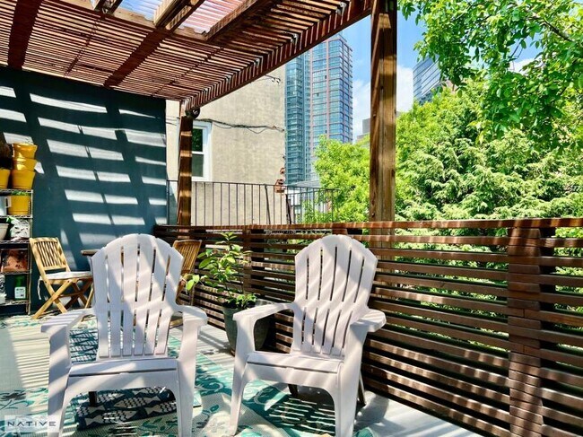 Building Photo - 3 bedroom in Brooklyn NY 11222