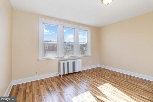 Building Photo - 1929 W Sparks St