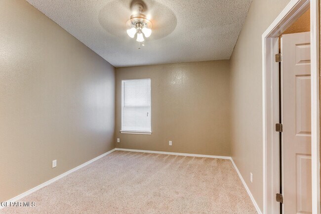 Building Photo - 3289 Emerald Point Dr