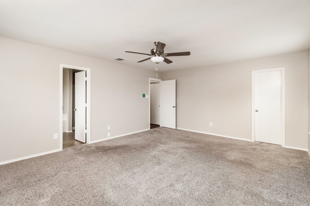 Building Photo - 3424 Cayman Dr