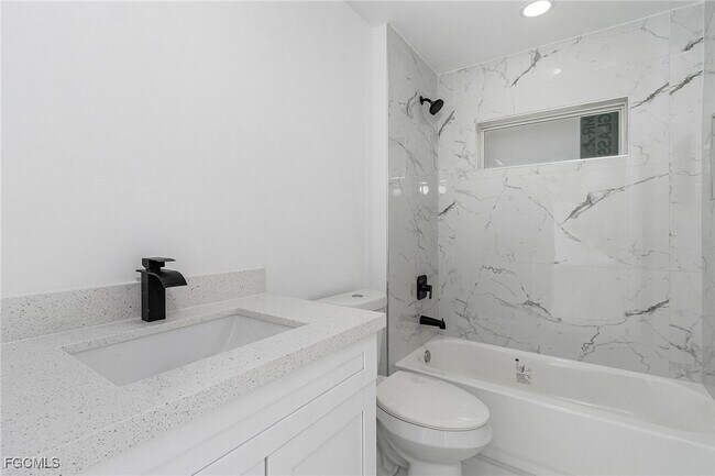 Building Photo - 2505 39th St SW