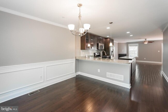 Building Photo - 204 Shawmont Ave