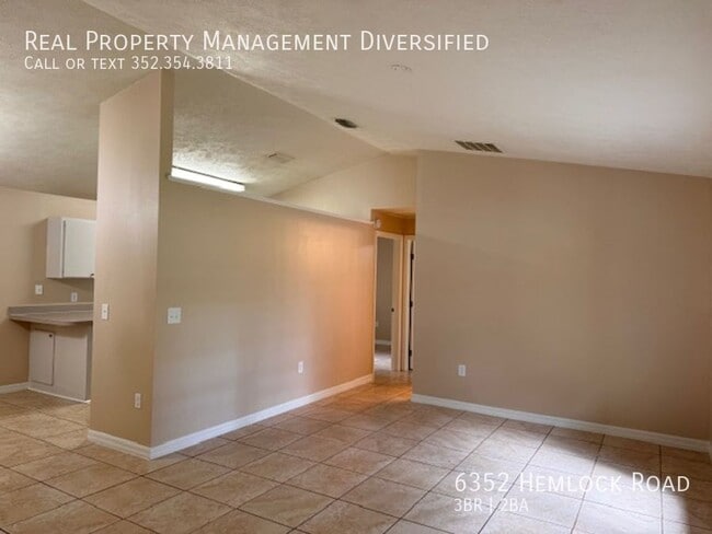 Building Photo - 6352 Hemlock Rd