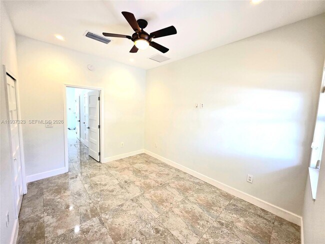 Building Photo - 310 Poinciana Island Dr