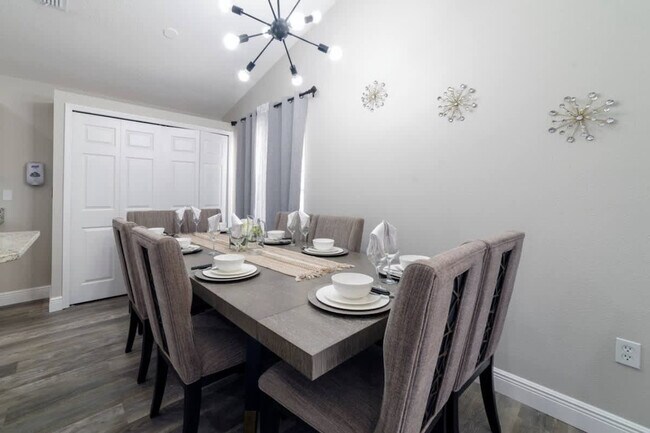 Building Photo - 4715 Cumbrian Lakes Dr