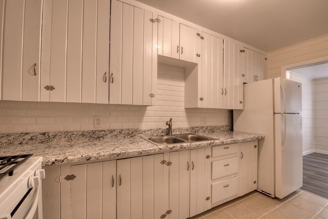 Building Photo - 620 NW 27th St