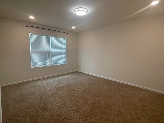 Building Photo - 924 Merganser Way