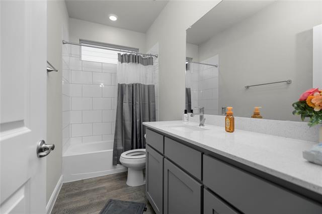 Building Photo - 16032 Farringdon St