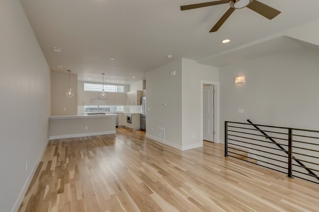 Building Photo - 1908 Hooker St