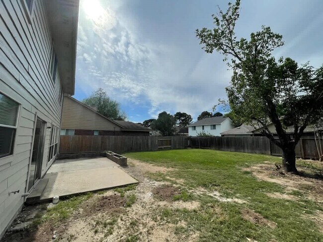 Building Photo - 6427 Founding Dr