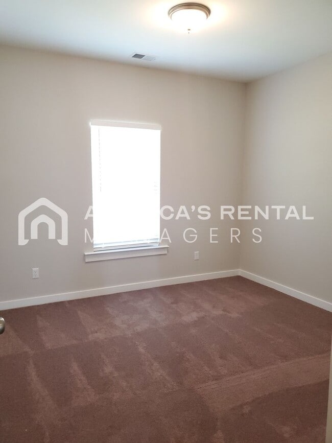 Building Photo - Home for Rent in Clanton, AL!
