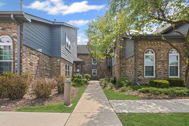 Building Photo - 11 Foxcroft Rd