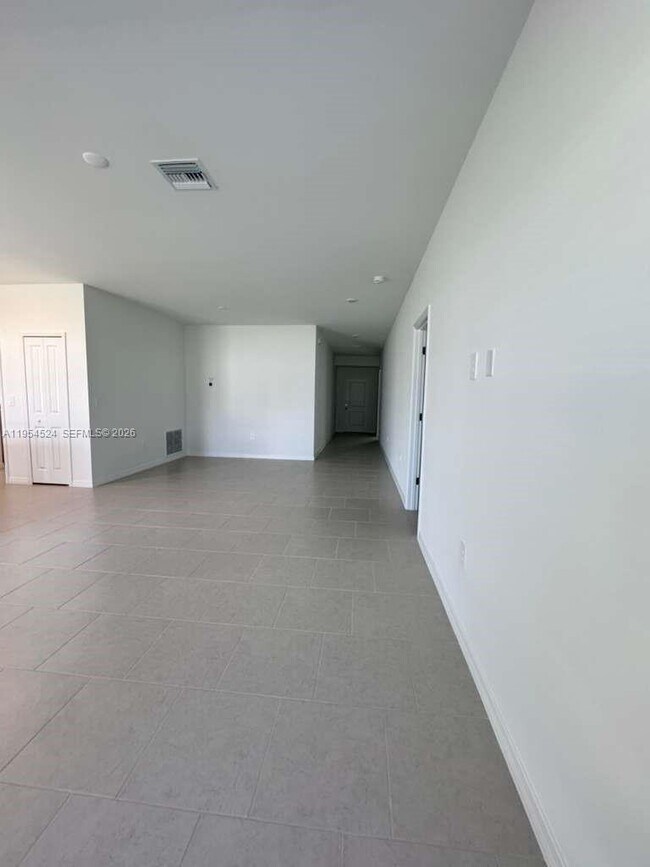 Building Photo - 17245 Cantu Ct