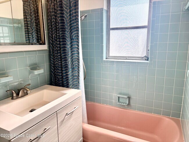 Building Photo - 19 Orange Ave