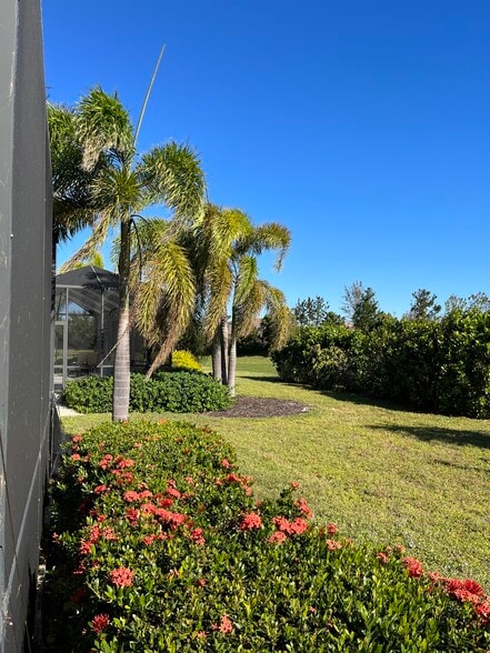 Building Photo - 10812 Trophy Dr