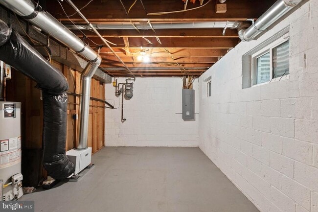 Building Photo - 2741 S Grove St