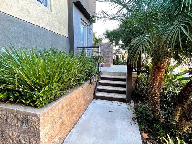 Building Photo - 5401 W 149th Plz