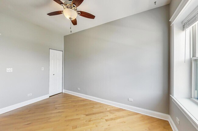 Building Photo - 1910 N Washtenaw Ave