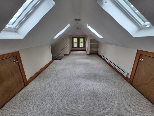 Building Photo - Nice 3 bed in Watertown